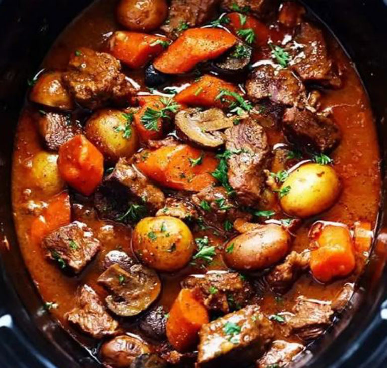 The Best Slow Cooker Beef Bourguignon Recipe | superfashion.us