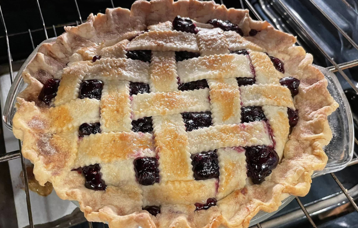 homemade huckleberry pie